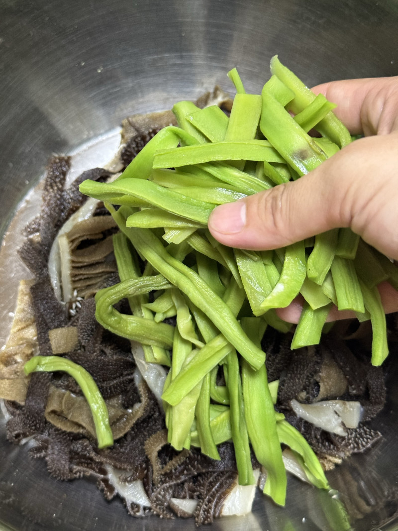 Steps for Cooking Gong Cai Mixed with Beef Tripe