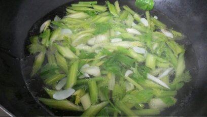 Celery and Lily Bulb Stir-Fry Step-by-Step