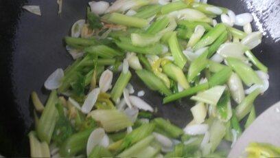 Celery and Lily Bulb Stir-Fry Step-by-Step