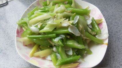 Celery and Lily Bulb Stir-Fry Step-by-Step