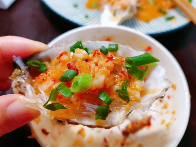 Garlic Vermicelli Steamed Oysters