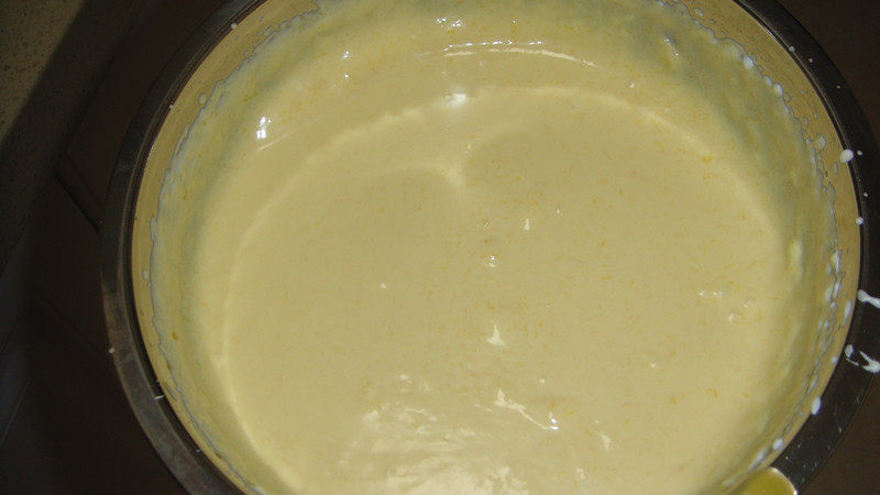 Steps for Making Mango Mousse Cake with Charlotte Dressing