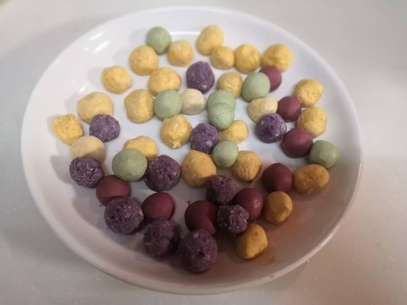 Steps for Making Four-color Glutinous Rice Balls