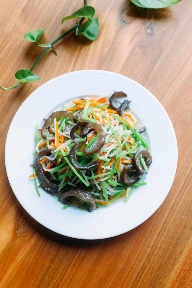 Jade Silver Sprout Stir-Fried Sea Cucumber