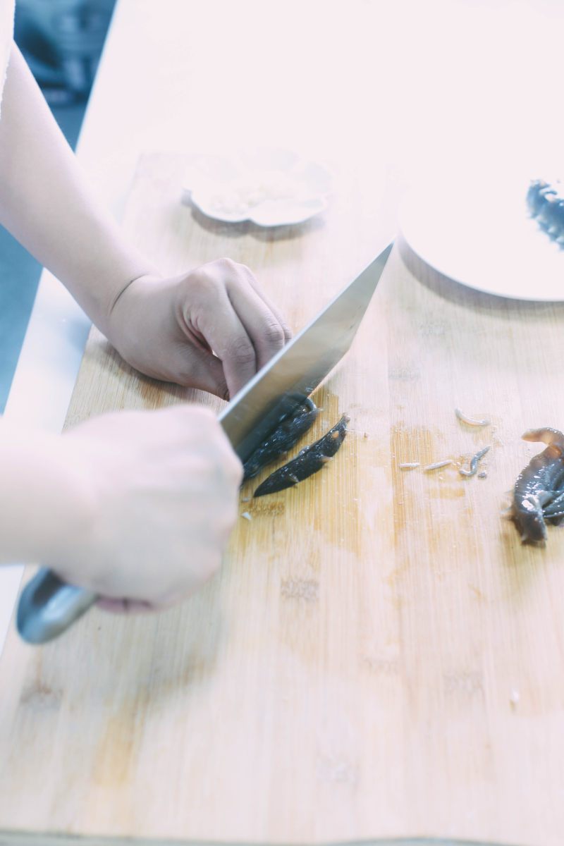 Steps for Cooking Jade Silver Sprout Stir-Fried Sea Cucumber