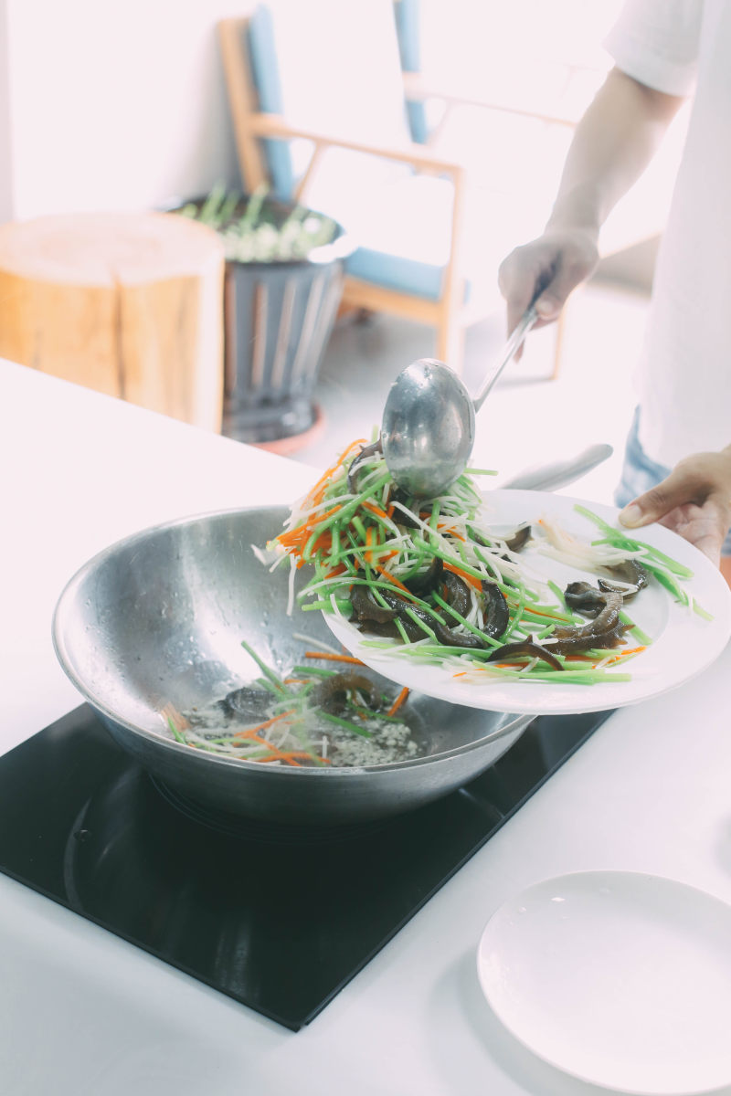 Steps for Cooking Jade Silver Sprout Stir-Fried Sea Cucumber