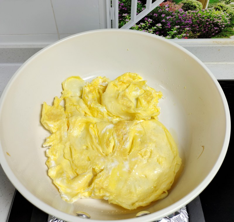 Steps for Cooking Sautéed Loofah with Eggs