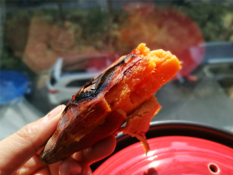 Baked Sweet Potatoes in a Clay Pot