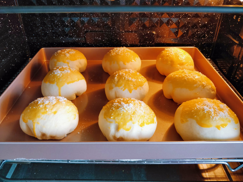 Cooking Steps for Egg Yolk, Pork Floss, Mashed Taro, and Red Bean Bun