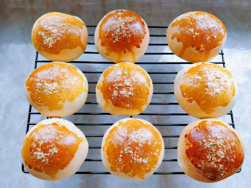 Cooking Steps for Egg Yolk, Pork Floss, Mashed Taro, and Red Bean Bun