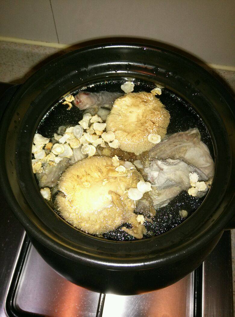 Steps to Make Monkey Head Mushroom and American Ginseng Chicken Soup