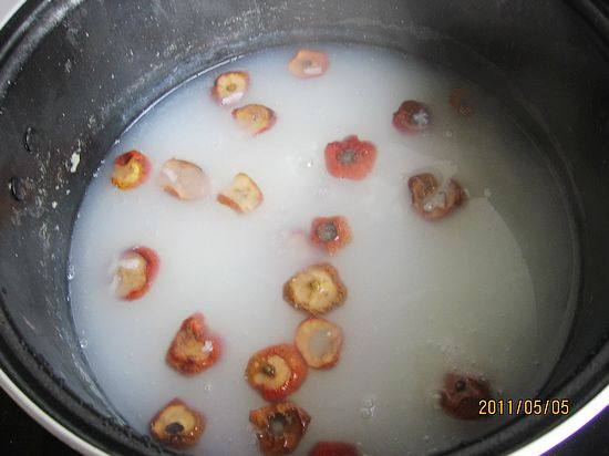 Steps to Make Wumei Hawthorn Porridge
