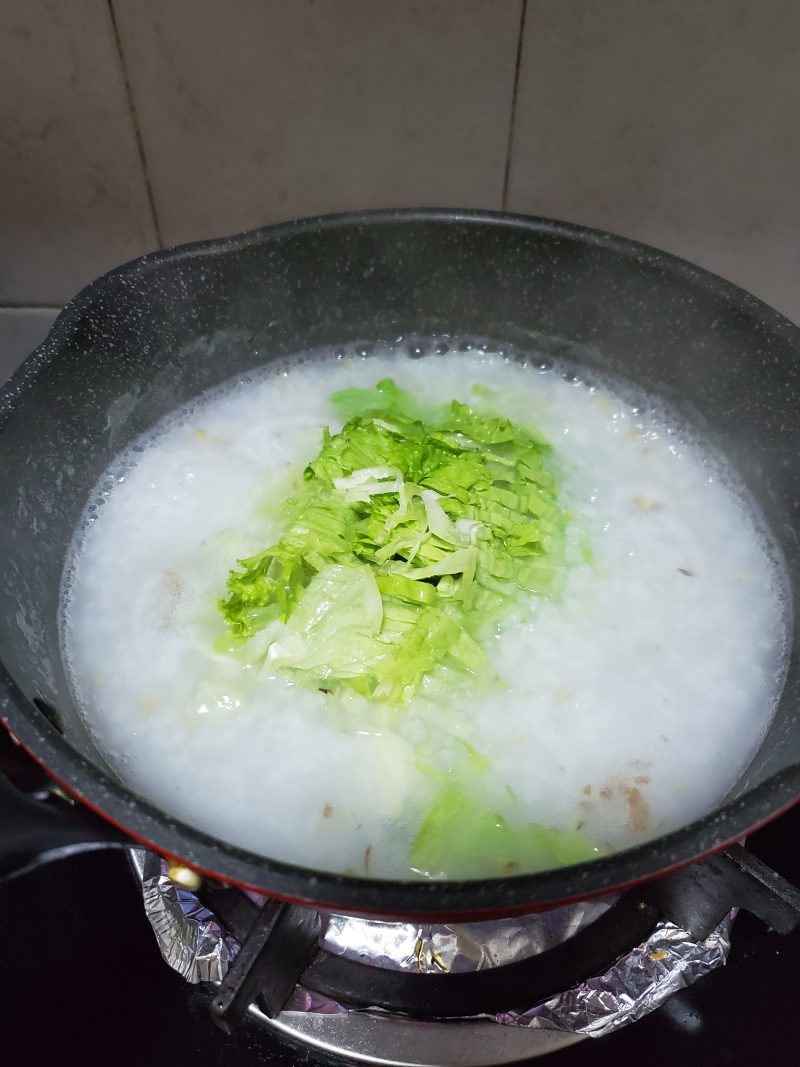 Steps for Making Fengjiang Egg Congee