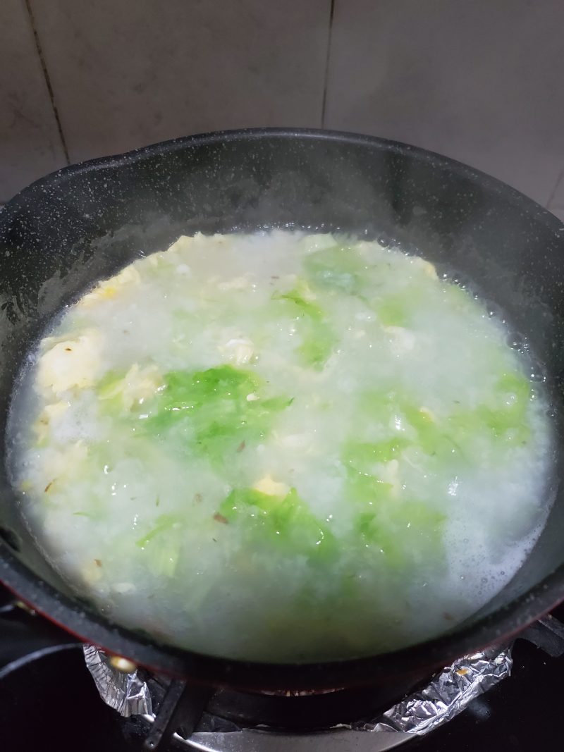 Steps for Making Fengjiang Egg Congee