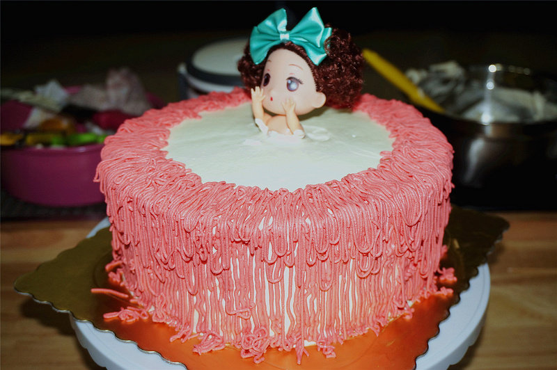 Steps for Making 8-Inch Bubble Bath Princess Cake