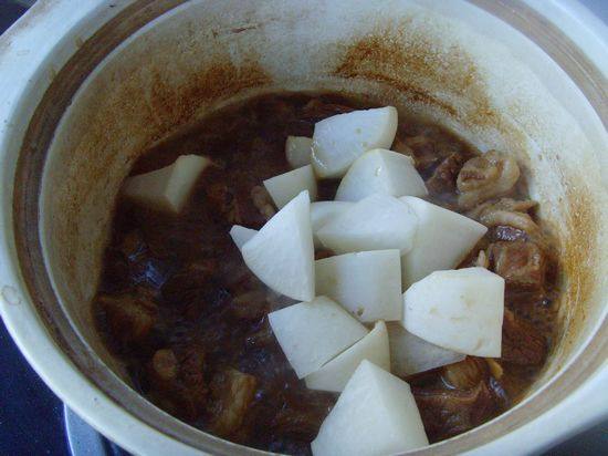 Savory Lamb with Radish: Braised Lamb with Radish Cooking Steps