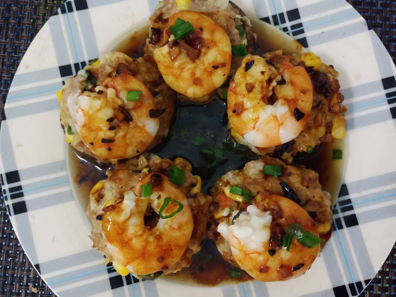 How to Make Tender and Crispy Stuffed Mushrooms with Shrimp and Pork