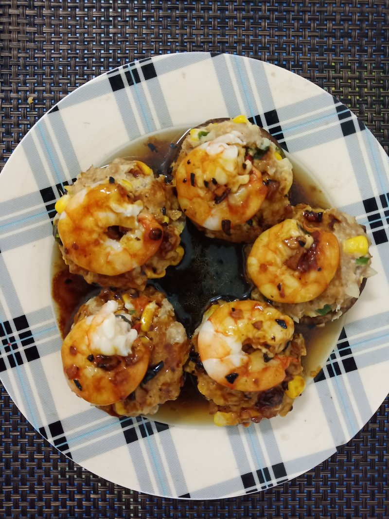 How to Make Tender and Crispy Stuffed Mushrooms with Shrimp and Pork