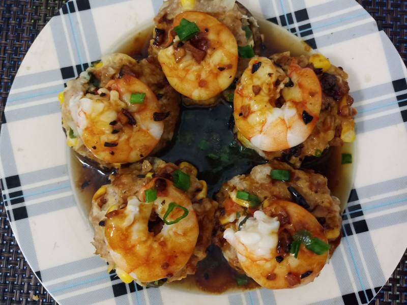 Step-by-Step Guide for Making Tender and Crispy Stuffed Mushrooms with Shrimp and Pork