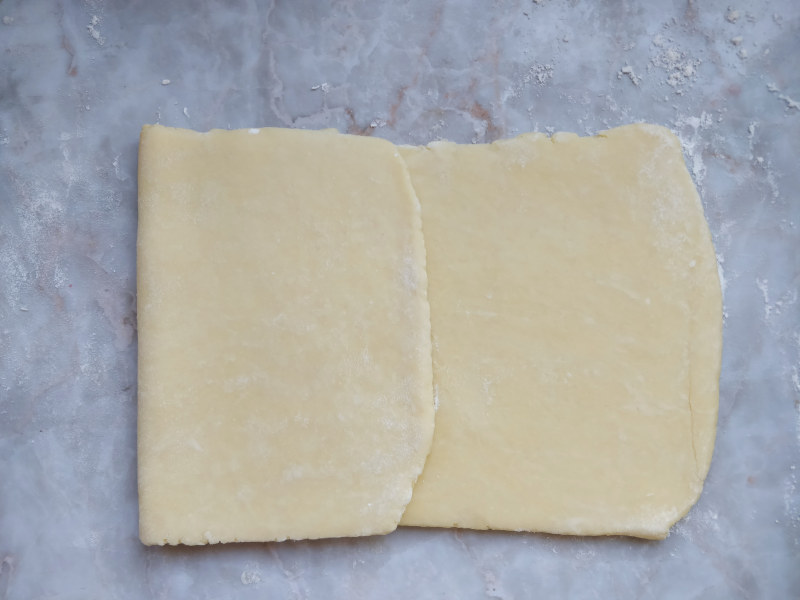 Steps for Making Cream-filled Croissant