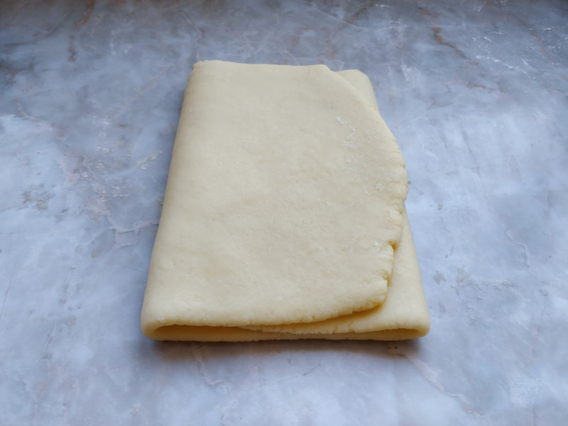 Steps for Making Cream-filled Croissant