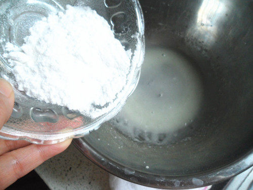 Steps for Making Sugar Frosting Flower Toast