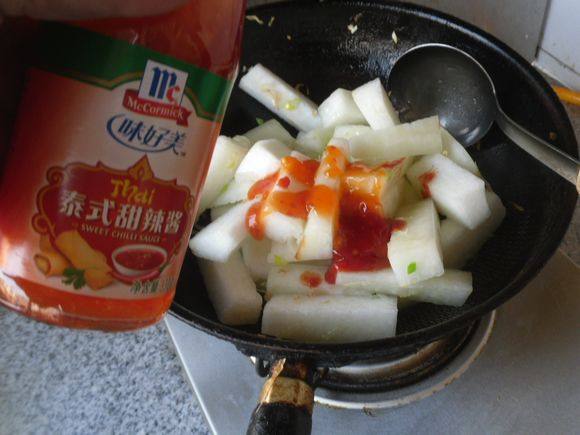 Steps for Cooking Thai Spicy Sauce Braised Winter Melon