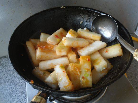 Steps for Cooking Thai Spicy Sauce Braised Winter Melon