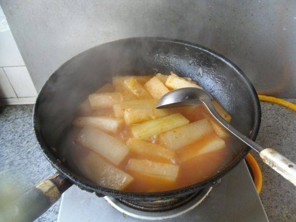 Steps for Cooking Thai Spicy Sauce Braised Winter Melon