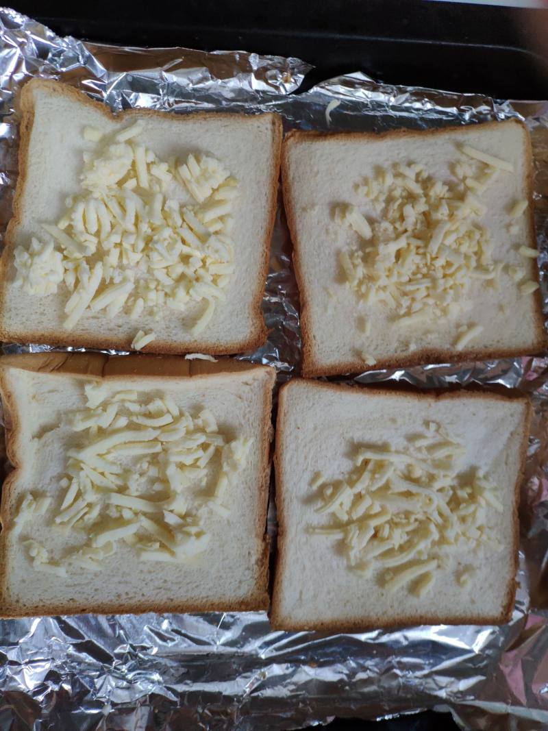 Steps for making Cheese Toast