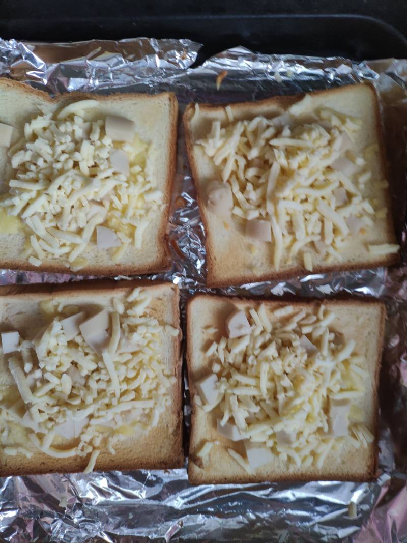 Steps for making Cheese Toast