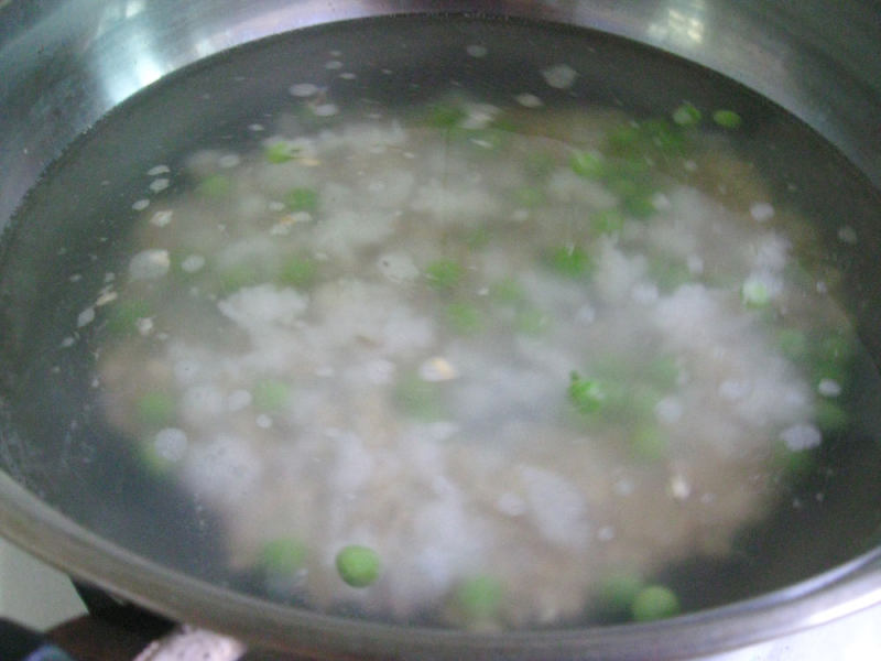 Steps for Cooking Pea and Oatmeal Porridge