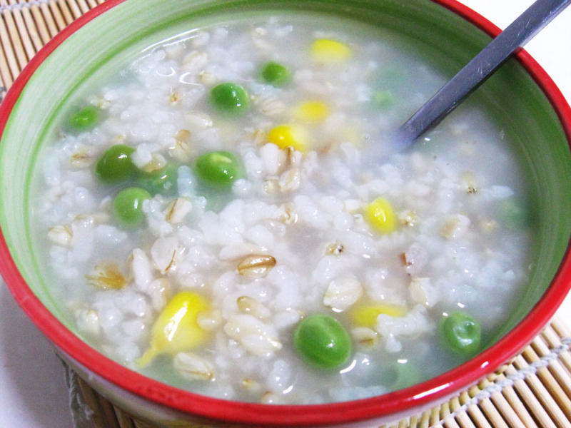 Steps for Cooking Pea and Oatmeal Porridge