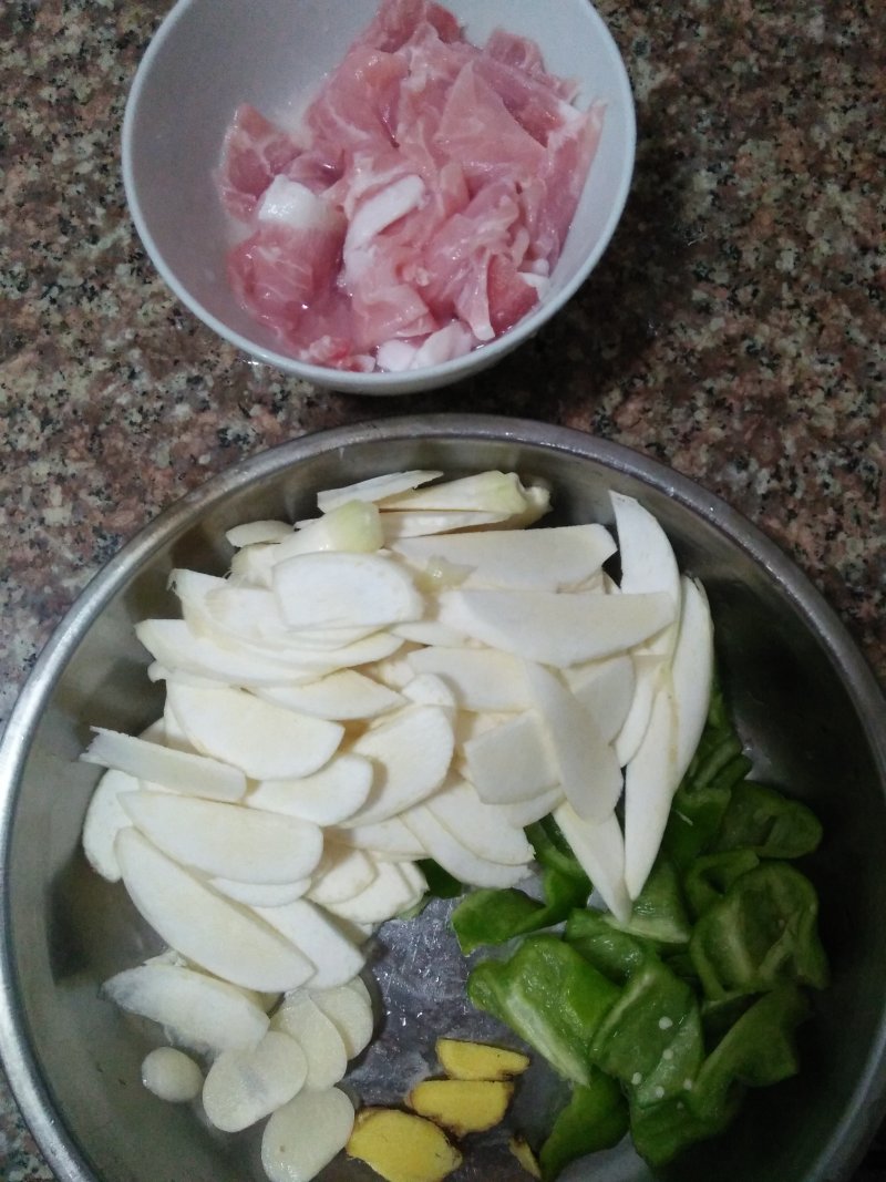 Steps for Stir-fried Pork with Bamboo Shoots