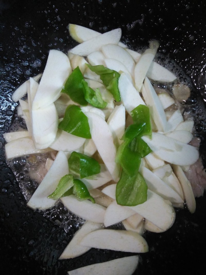 Steps for Stir-fried Pork with Bamboo Shoots