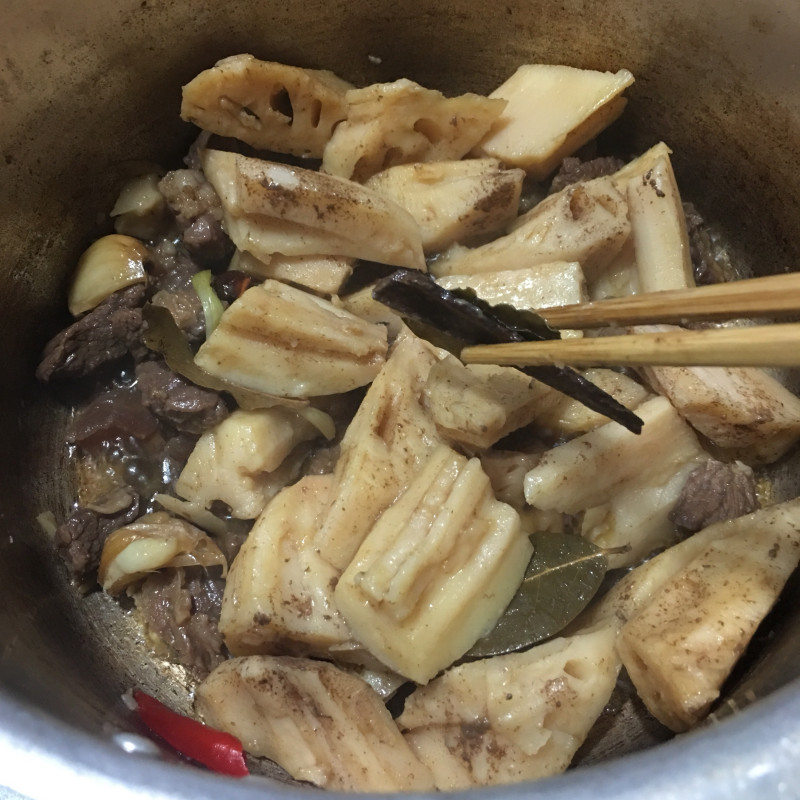 Steps for Cooking Lotus Root in Soy Sauce