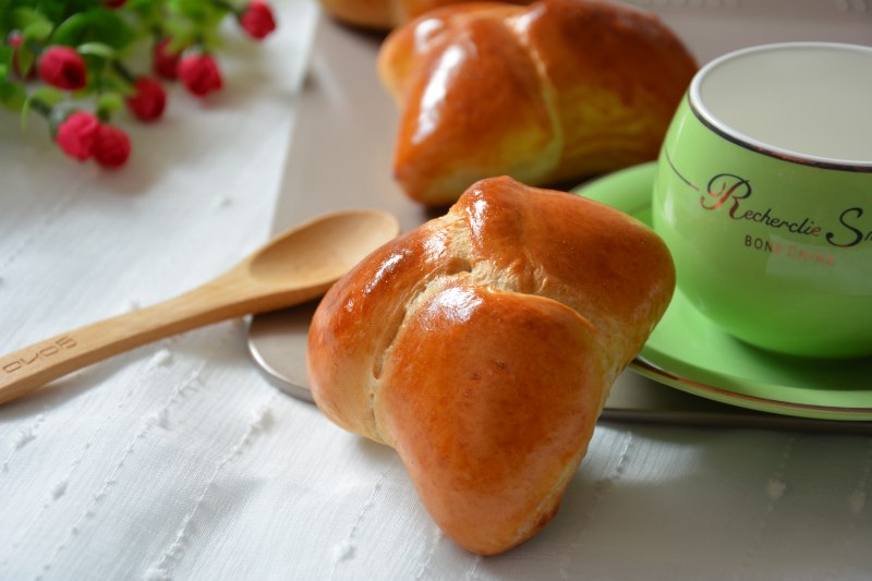 Brown Wheat Red Bean Triangle Buns