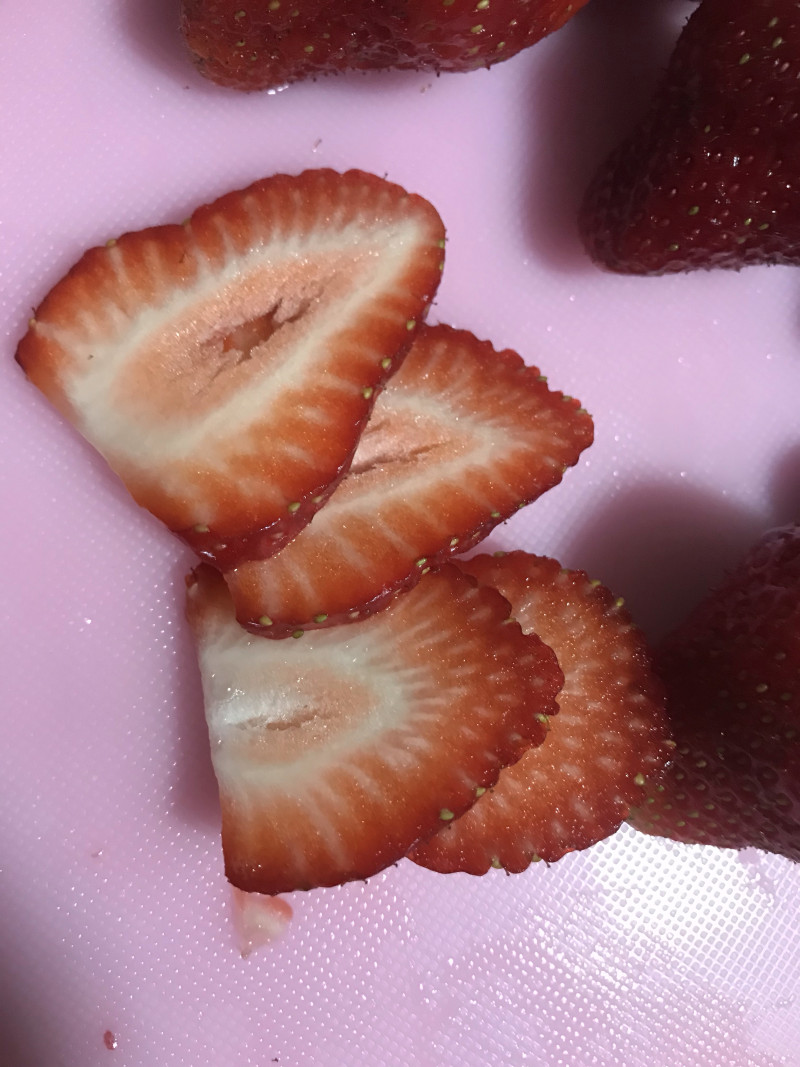 Steps to Make Strawberry Yogurt Jelly