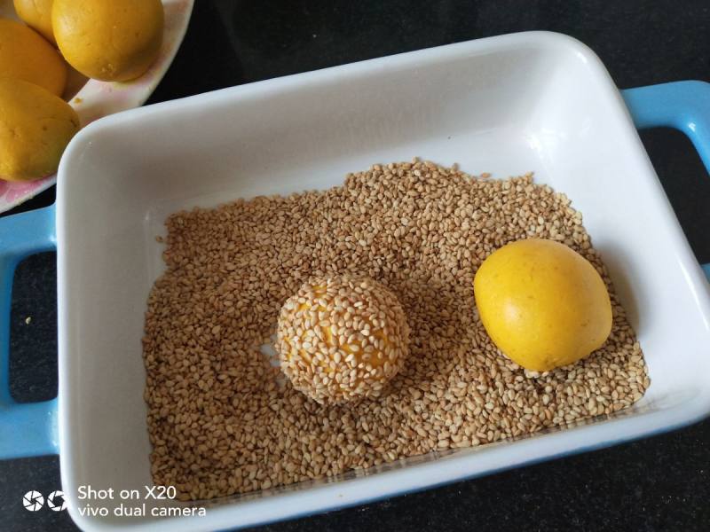 Steps to Make Pumpkin Glutinous Rice Sesame Balls