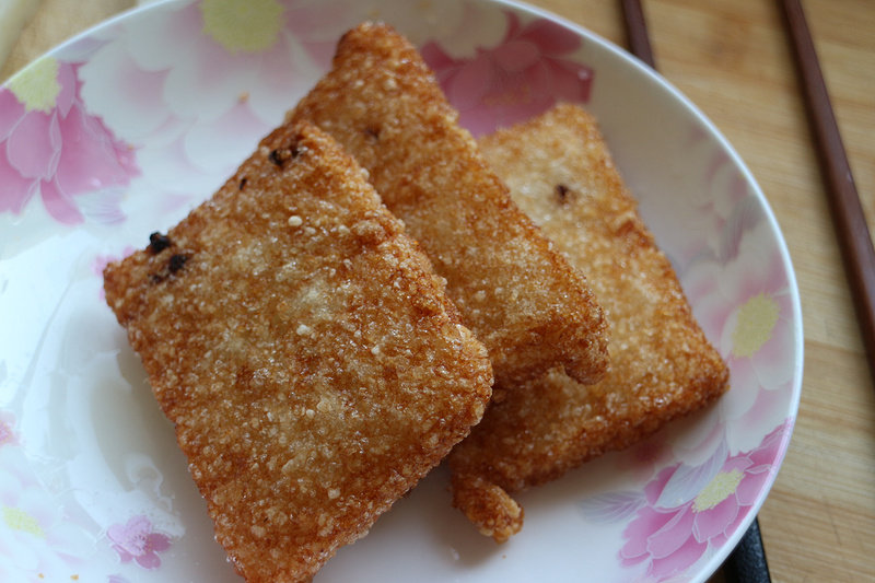 Steps for Making Chongqing Fried Glutinous Rice Cake Blocks