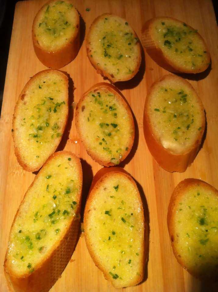 Garlic Bread ~ Crispy and Fragrant Step by Step