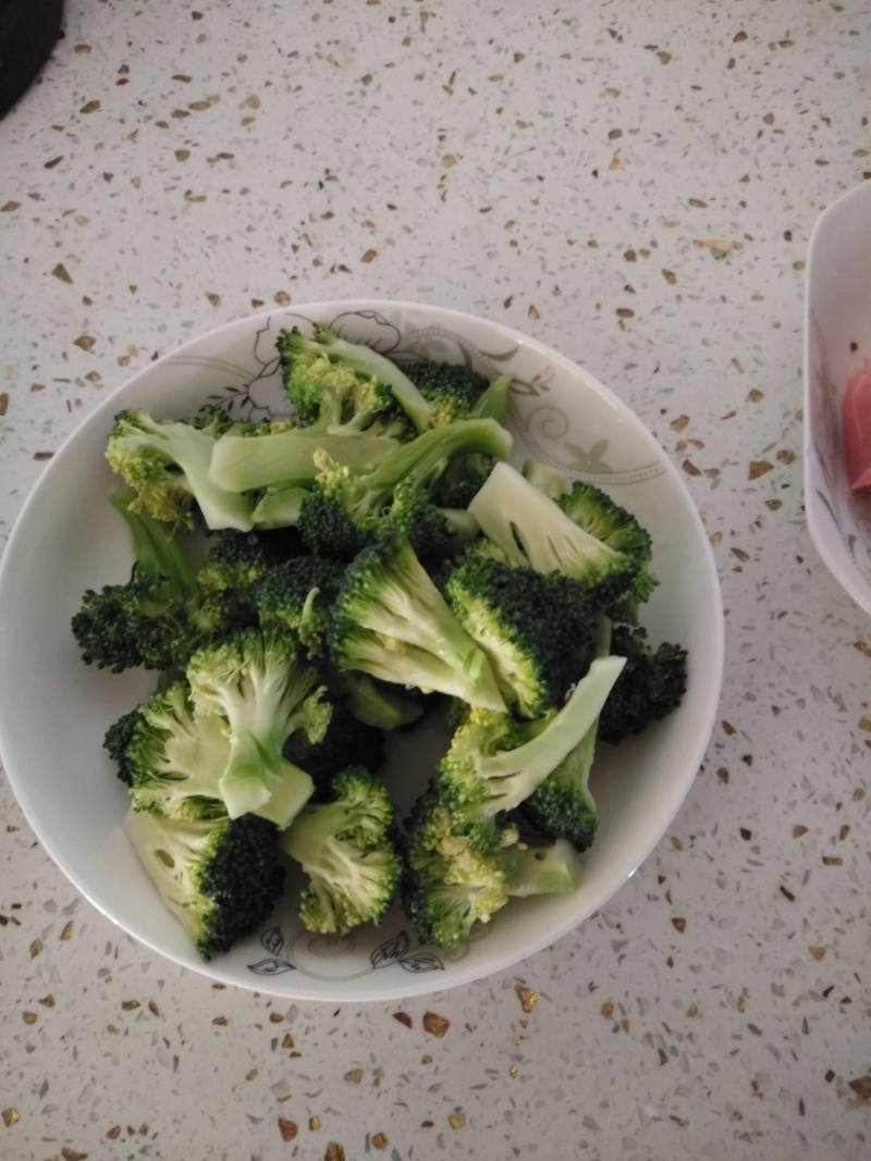 Steps for making Broccoli and Sausage Stir-Fry