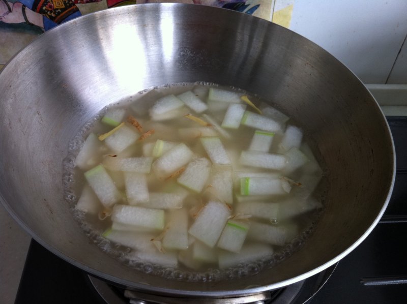 Steps for making Crab Mushroom and Dried Shrimp Winter Melon Soup