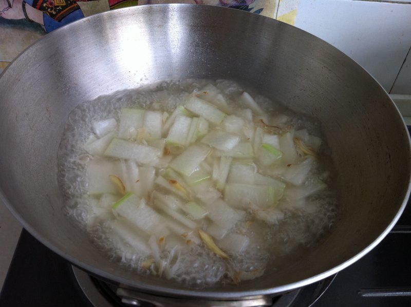 Steps for making Crab Mushroom and Dried Shrimp Winter Melon Soup