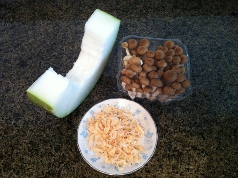 Steps for making Crab Mushroom and Dried Shrimp Winter Melon Soup