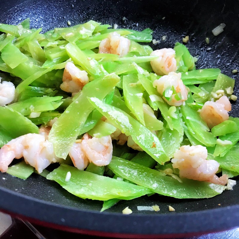 Step-by-Step Guide to Cooking Sautéed Bamboo Shoots with Shrimp