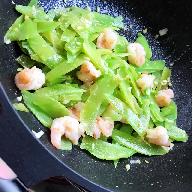 Step-by-Step Guide to Cooking Sautéed Bamboo Shoots with Shrimp