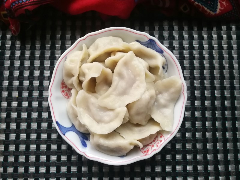 Steps for Cooking Carrot Mushroom Pork Dumplings