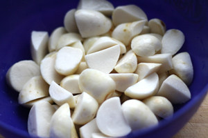 Steps for Making Chicken Broth Braised Taro