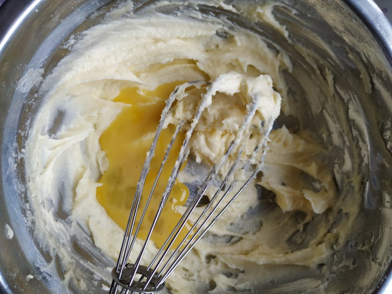 Steps for Making Coconut Bread (Bread Machine Version)